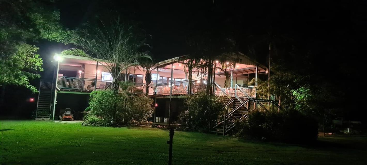 Aaok Lakes Resort And Caravan Park Berry Springs 외부 사진